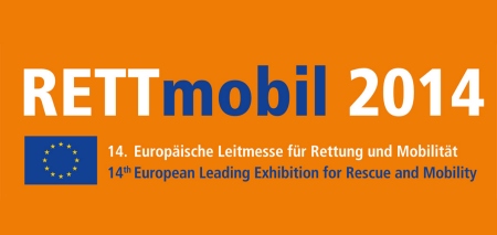 Mit Blaulicht auf der RETTmobil.