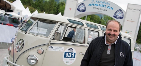Premiere im eigenen Bulli: Johann Lafer startet bei Kitzbüheler Alpenrallye.