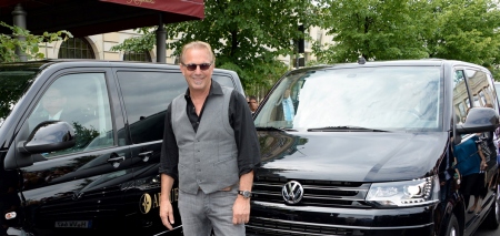 Highline & Hollywood: Kevin Costner im Multivan.