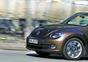 VW Beetle Cabriolet – Στην αναζήτηση του ήλιου