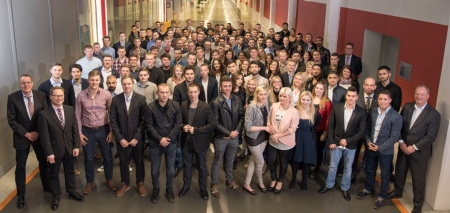 Prüfung bestanden! 120 neue Mitarbeiter.